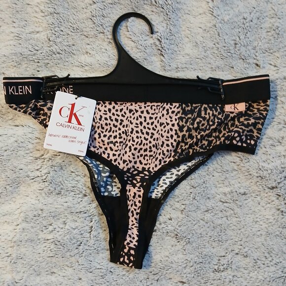 Calvin Klein Women;s High Waist Thong Strawberry Champagne Leopard Print SZ S - Picture 1 of 5
